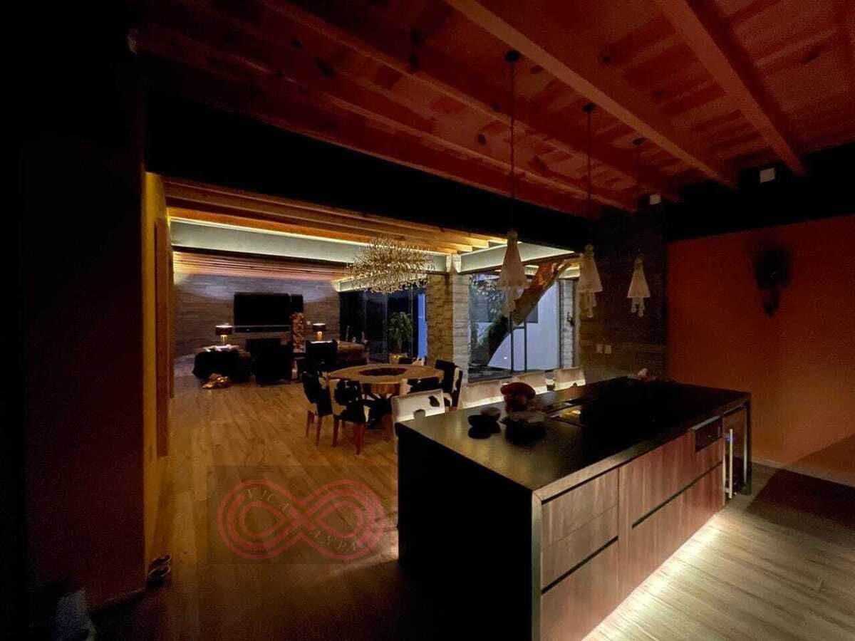 24, Rosales, Avandaro, 51200 con 4 Recámaras, 5 Baños, 670 Metros Cuadrados y 4 Puestos de Estacionamiento 24, Rosales, Avandaro, 51200 con 4 Recámaras, 5 Baños, 670 Metros Cuadrados y 4 Puestos de Estacionamiento